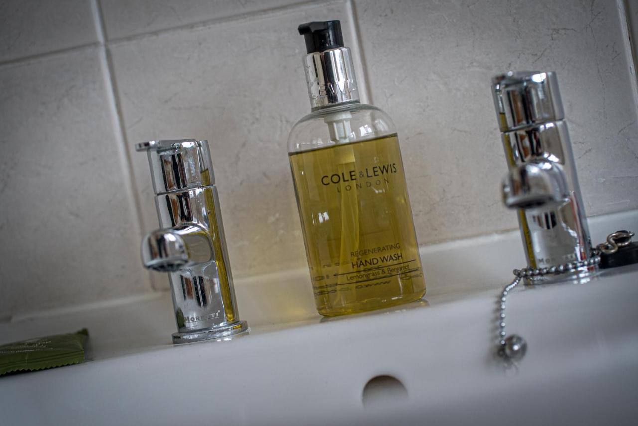 Jedburgh Guest House คลีทอร์ปส์ ภายนอก รูปภาพ